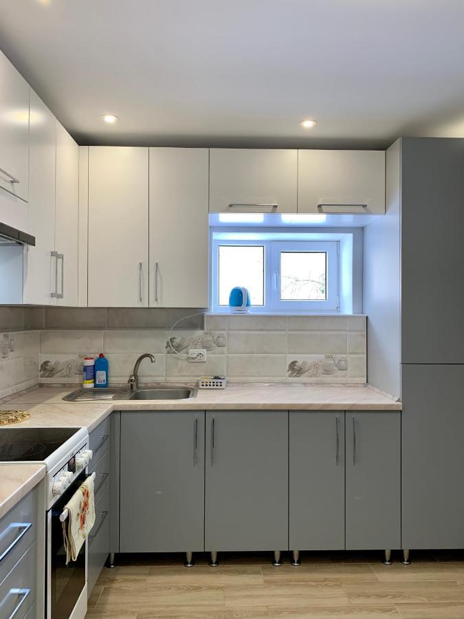 Underhills House Leilighet Jaremtsje Eksteriør bilde
