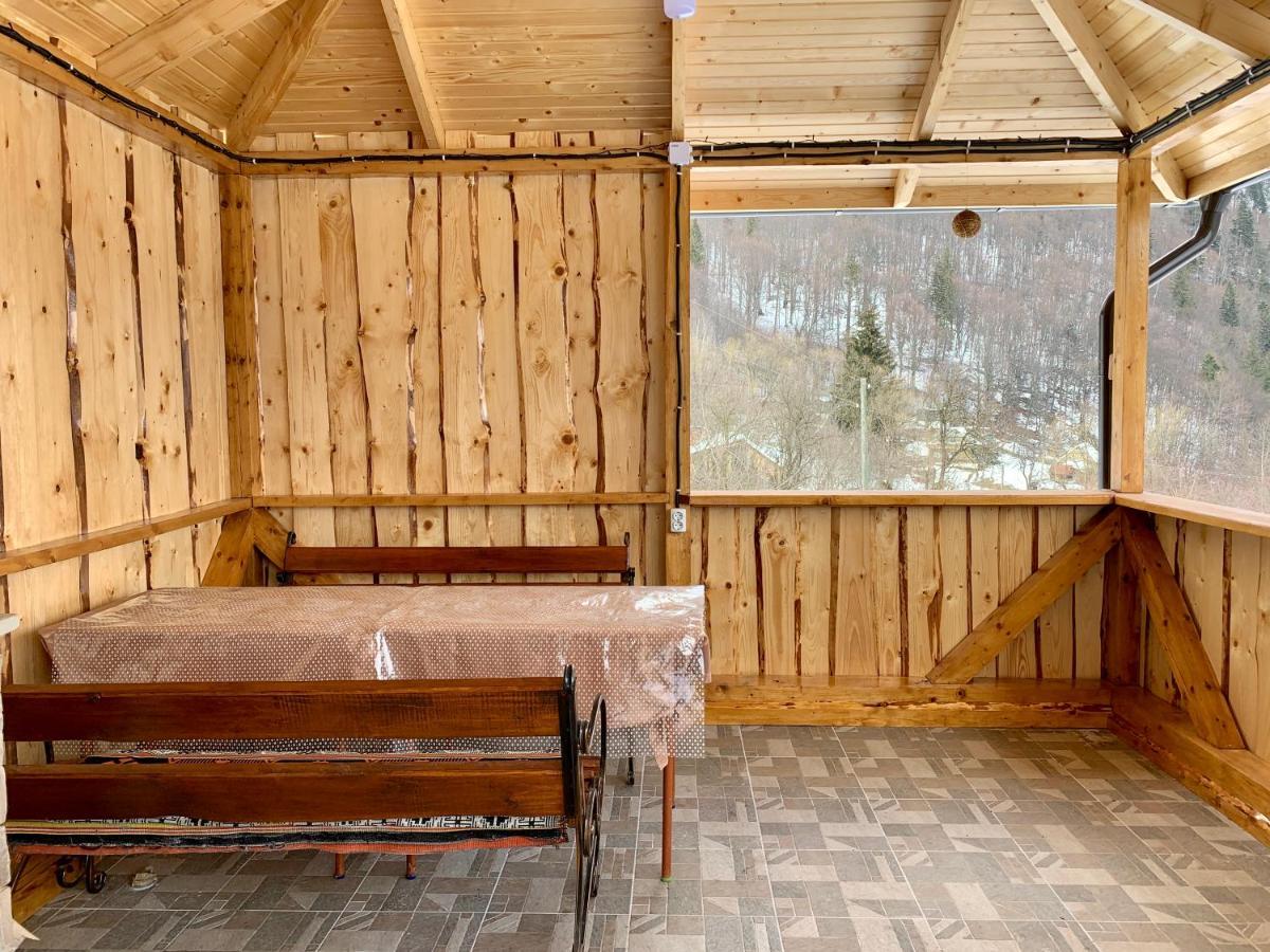 Underhills House Leilighet Jaremtsje Eksteriør bilde