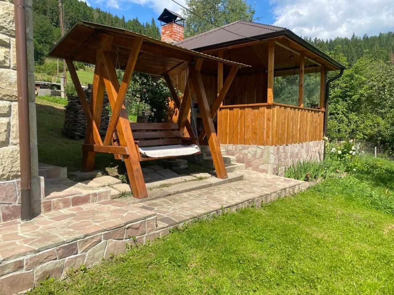 Underhills House Leilighet Jaremtsje Eksteriør bilde